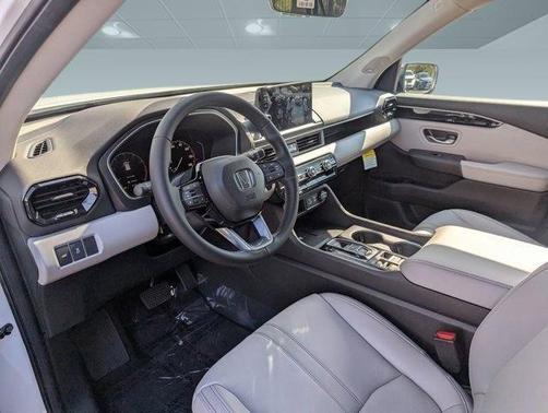 2025 Honda Pilot Touring 8-Passenger