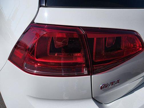 2016 Volkswagen Golf GTI 2.0T Autobahn w/Performance Package 4-Door