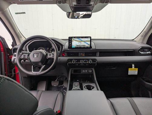 2025 Honda Pilot Touring 8-Passenger