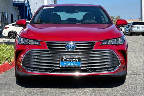2022 Toyota Avalon Hybrid XLE