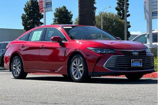 2022 Toyota Avalon Hybrid XLE