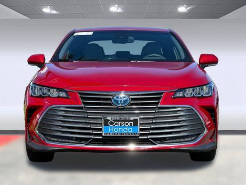 2022 Toyota Avalon Hybrid XLE