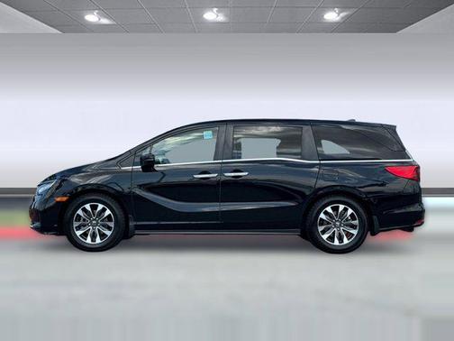 Crystal Black Pearl 2022 Honda Odyssey EX-L