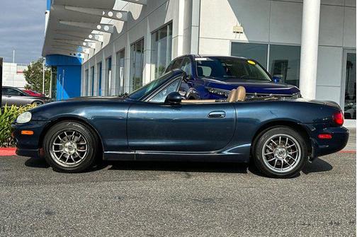 2000 Mazda MX-5 Miata 2dr Conv Base Manual