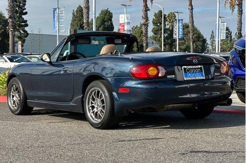 2000 Mazda MX-5 Miata 2dr Conv Base Manual