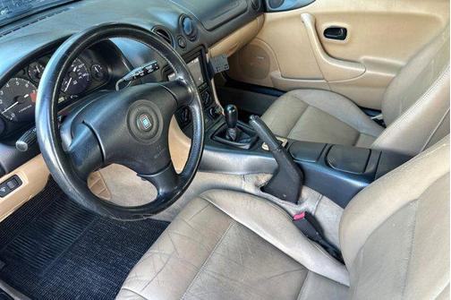 2000 Mazda MX-5 Miata 2dr Conv Base Manual
