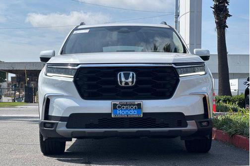 Platinum White Pearl 2025 Honda Pilot Touring 8-Passenger