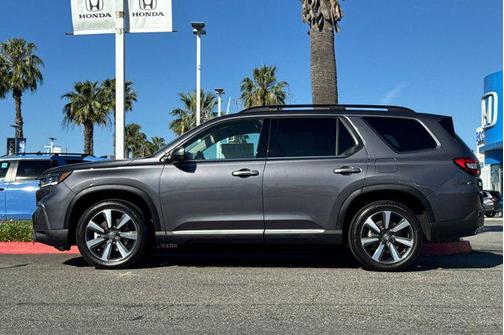 2025 Honda Pilot Touring 8-Passenger