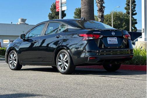 2021 Nissan Versa 1.6 SV