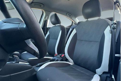 2021 Nissan Versa 1.6 SV