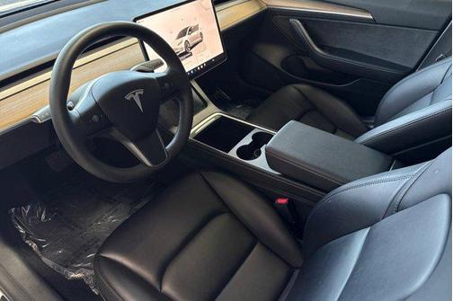 Pearl White Multi-Coat 2023 Tesla Model 3 Standard Range