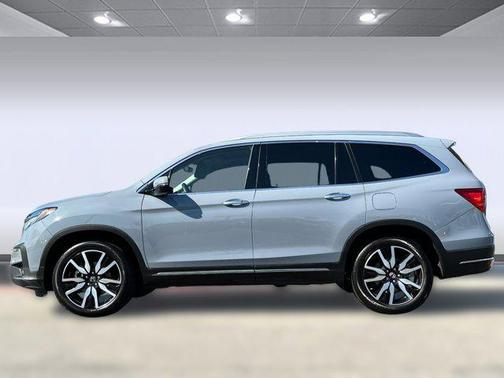 2022 Honda Pilot Touring 8-Passenger