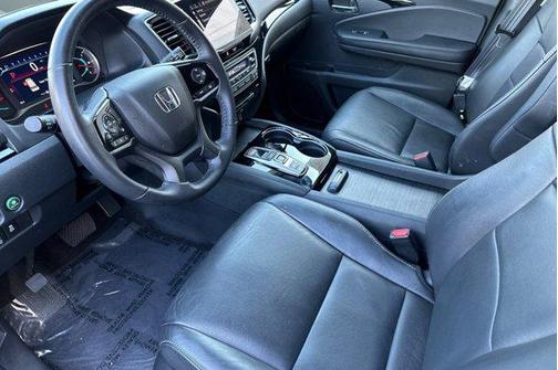 2022 Honda Pilot Touring 8-Passenger