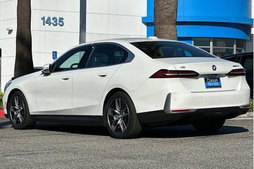 2024 BMW i5 eDrive40