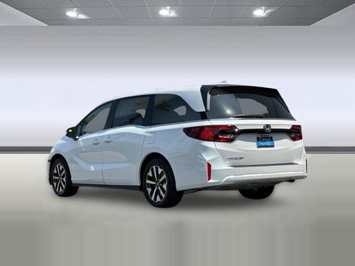 Platinum White Pearl 2026 Honda Odyssey EX-L