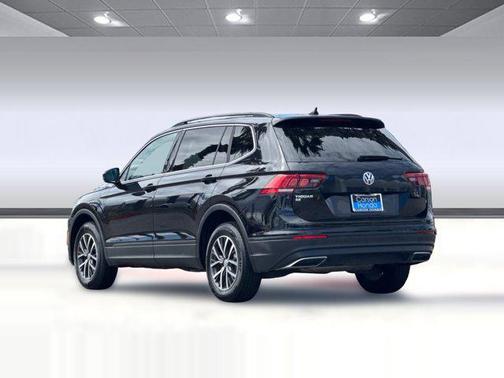 Deep Black Pearl 2019 Volkswagen Tiguan 2.0T SE