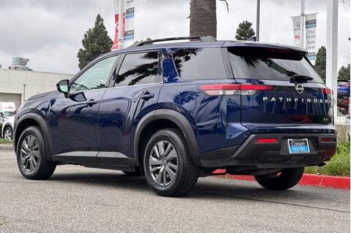 2024 Nissan Pathfinder SV FWD