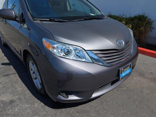 2015 Toyota Sienna LE