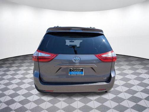 2015 Toyota Sienna LE