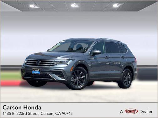Platinum Gray Metallic 2024 Volkswagen Tiguan 2.0T SE