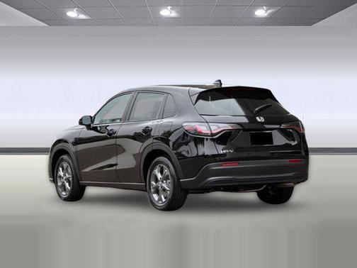 Crystal Black Pearl 2027 Honda HR-V LX