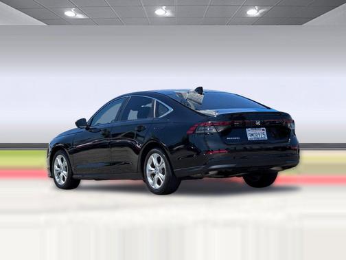 Crystal Black Pearl 2024 Honda Accord LX 1.5T