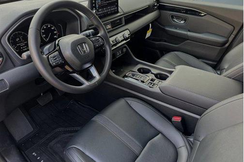 2025 Honda Pilot Touring 8-Passenger