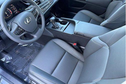 2025 Lexus ES 350 Base