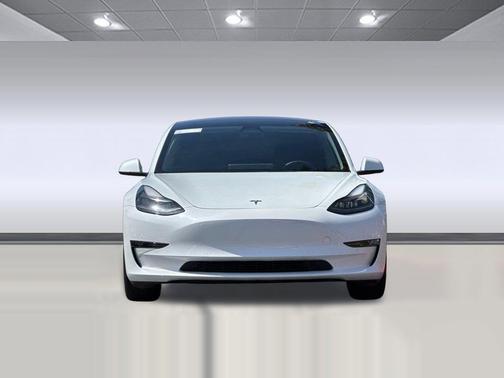 Pearl White Multi-Coat 2022 Tesla Model 3 Long Range