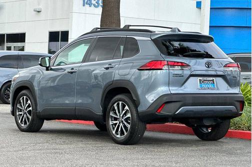 2024 Toyota Corolla Cross XLE