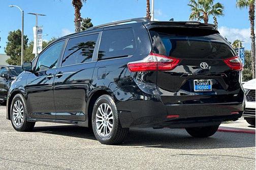 2020 Toyota Sienna XLE