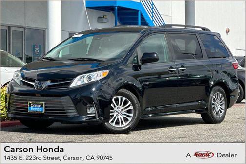 2020 Toyota Sienna XLE