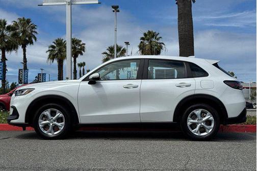 Platinum White Pearl 2023 Honda HR-V LX