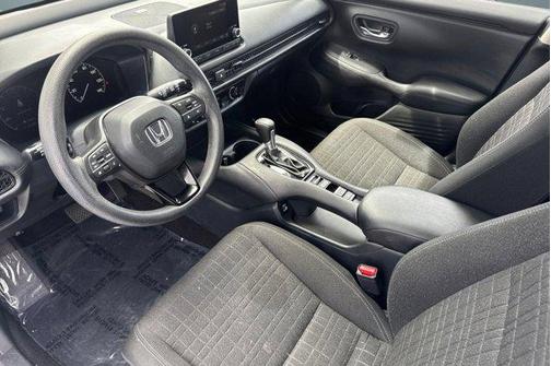 Platinum White Pearl 2023 Honda HR-V LX