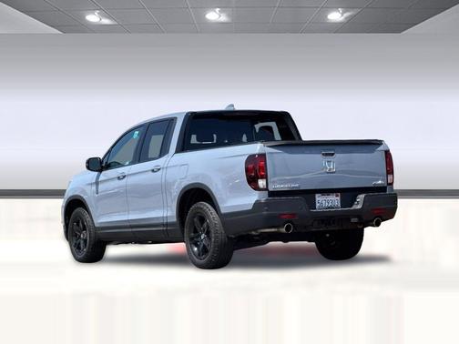 Sonic Gray Pearl 2023 Honda Ridgeline Black