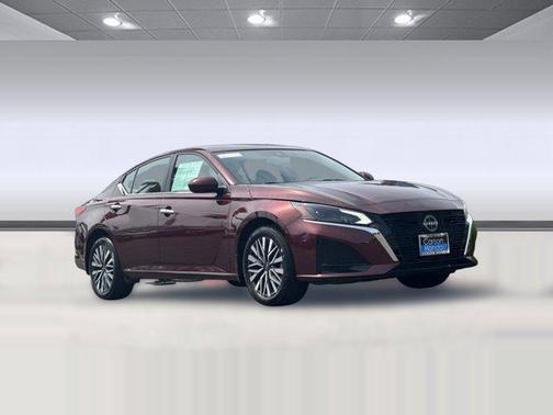 Garnet Pearl Metallic 2023 Nissan Altima 2.5 SV
