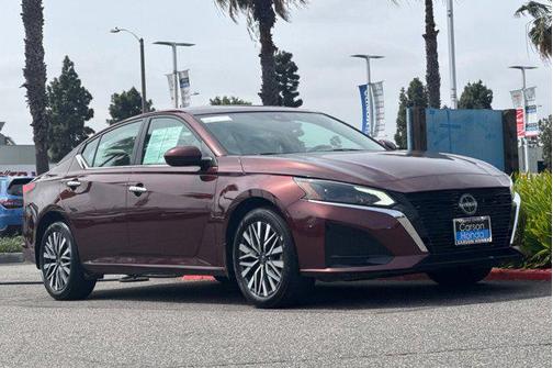 Garnet Pearl Metallic 2023 Nissan Altima 2.5 SV