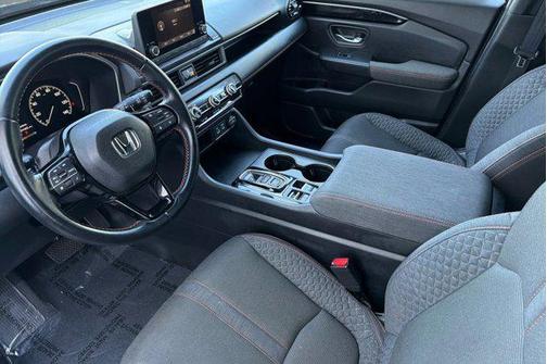 2023 Honda Pilot 2WD Sport