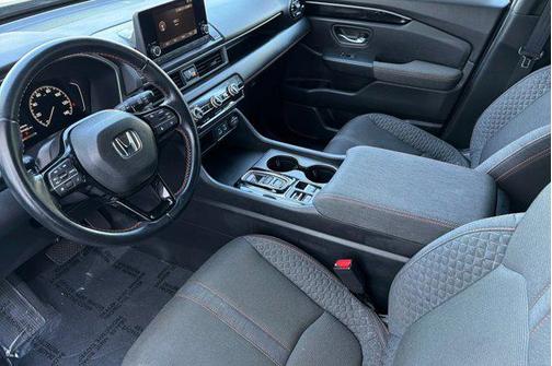 2023 Honda Pilot 2WD Sport