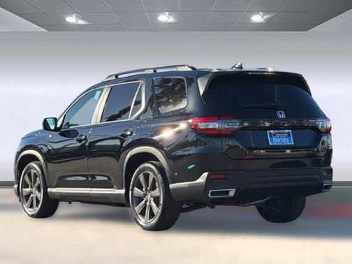 2023 Honda Pilot 2WD Sport