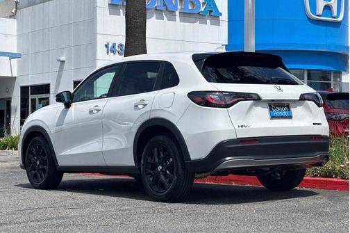 Platinum White Pearl 2024 Honda HR-V AWD Sport