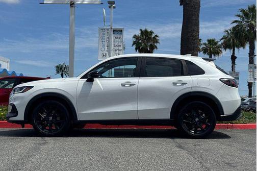 Platinum White Pearl 2024 Honda HR-V AWD Sport