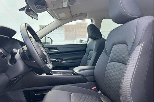 2022 Nissan Pathfinder SV 2WD