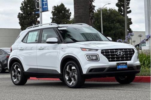 Ceramic White 2022 Hyundai VENUE SEL