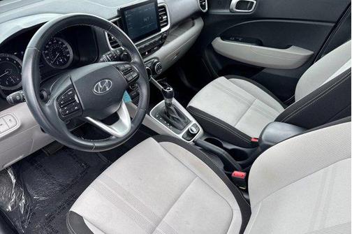 Ceramic White 2022 Hyundai VENUE SEL
