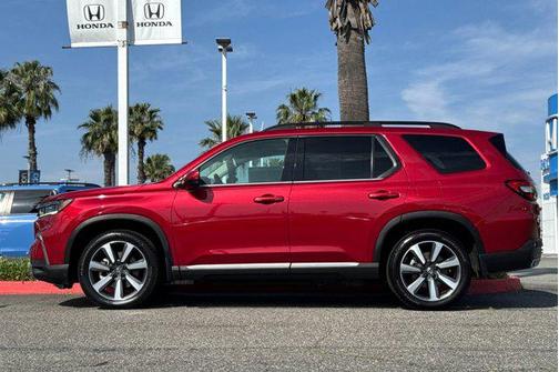 Radiant Red Metallic II 2023 Honda Pilot Touring 8-Passenger