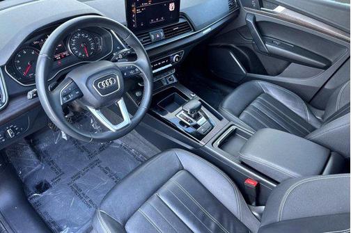 2022 Audi Q5 45 S line Premium