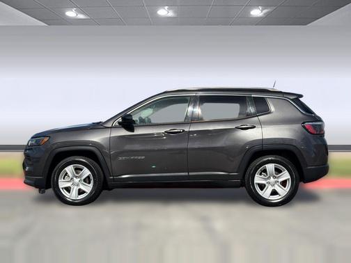 Granite Crystal Metallic Clearcoat 2022 Jeep Compass Latitude