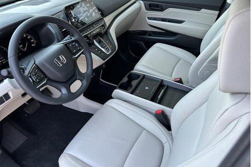 Solar Silver Metallic 2026 Honda Odyssey EX-L