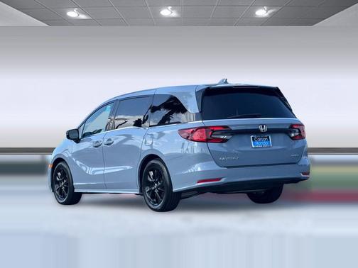 Sonic Gray Pearl 2024 Honda Odyssey Sport